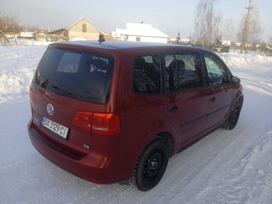 Фольксваген тауран 2013 року