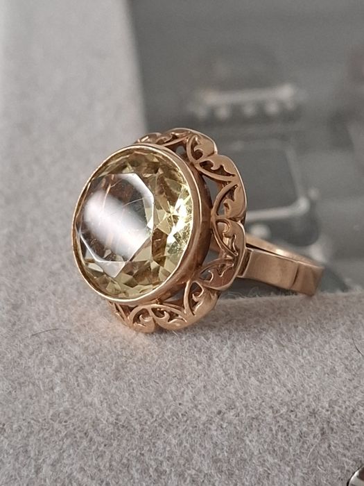 Złoty pierścionek Warmet