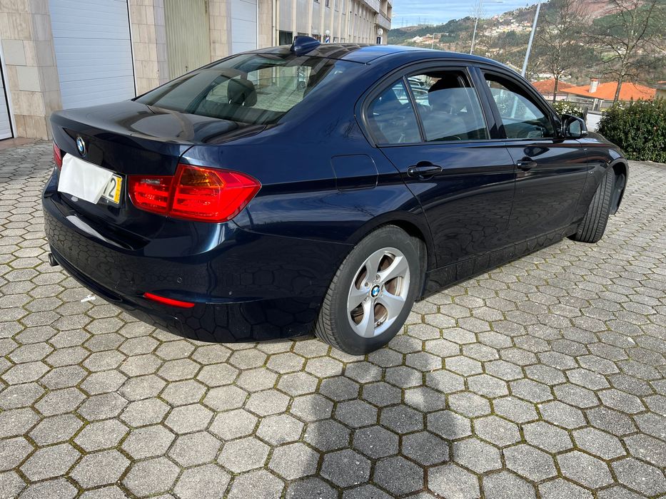 BMW 320 sport Line caixa manual 6 vel