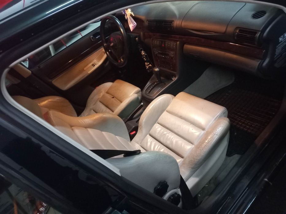 Audi a4. 2.6v6 . Automat .