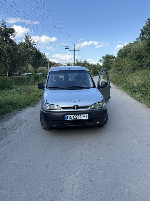 Peugeot Partner 2001 року