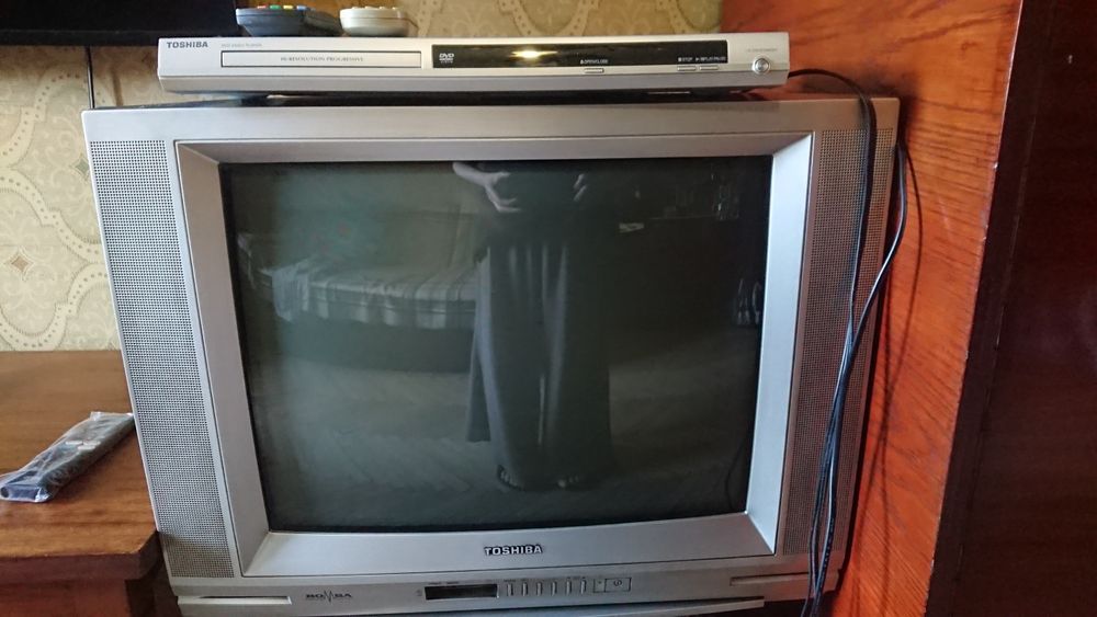 Комплект Телевізор Toshiba, dvd плеєр Toshiba