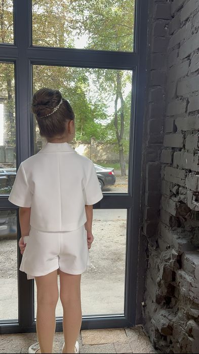 Продам костюм zara