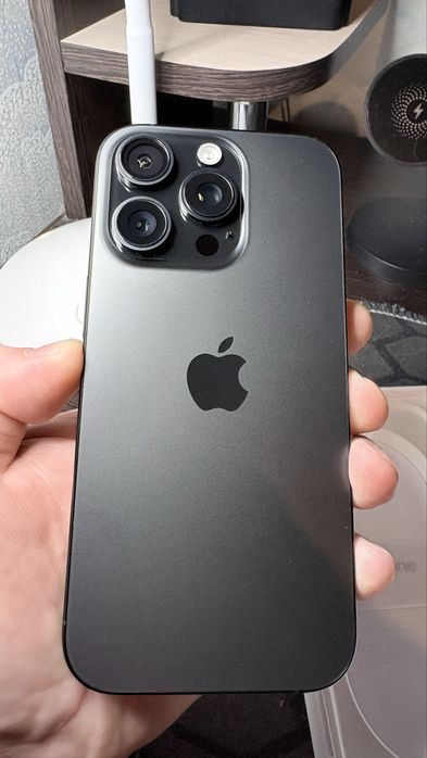 Продам iPhone 16 Pro Black Titanium 256gb Neverlock Фіз сім.