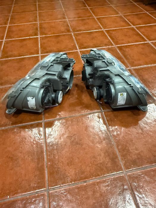 Faróis Mercedes CLK W209