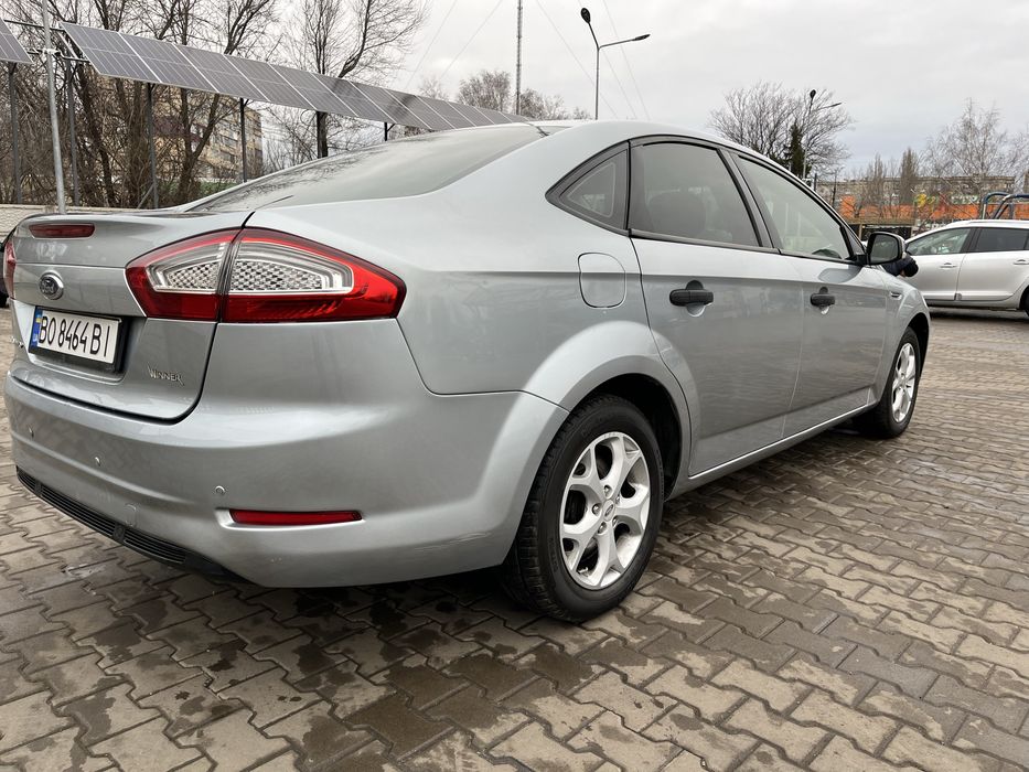Ford Mondeo 2012 1.6 бензин
