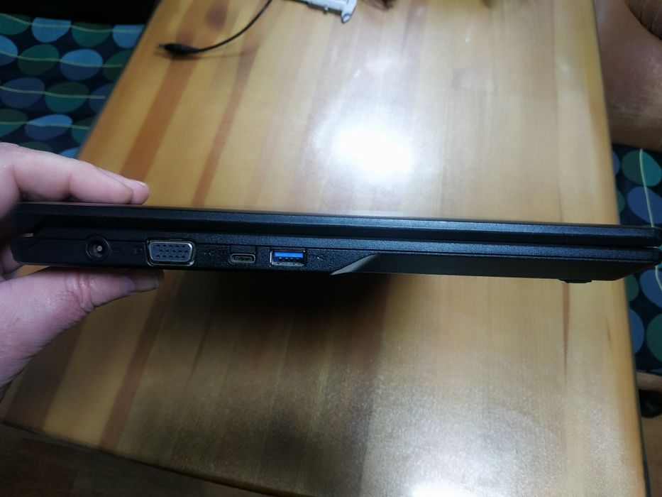 Fujitsu Lifebook E558 15.6 IPS i5 7200U 8GB SSD256