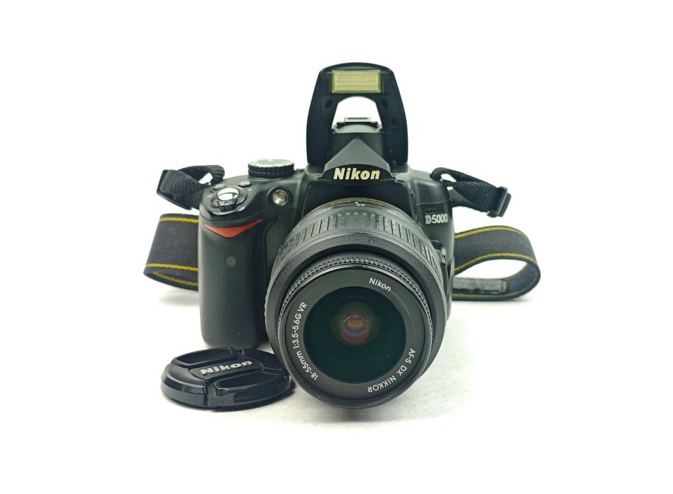 Дзеркальний фотоапарат Nikon D5000 KIT 18-55mm 8Gb