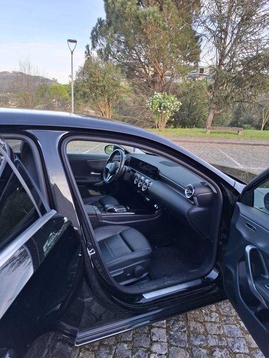 Mercedes Benz a250e 8G-DCT