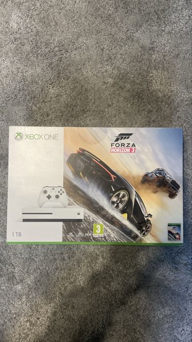 XBOX ONE S + 2 Pady