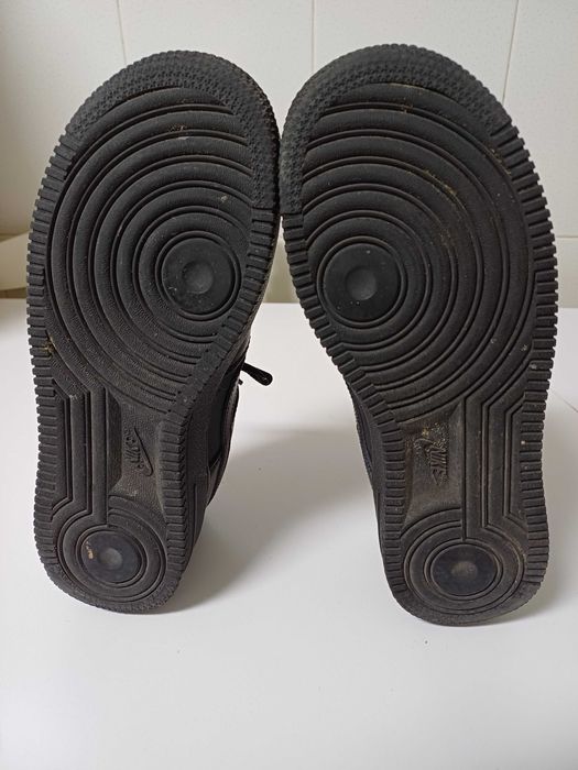 Ténis NIKE Nº35.5 pretos