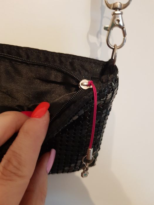 Mała błyszcząca torebka