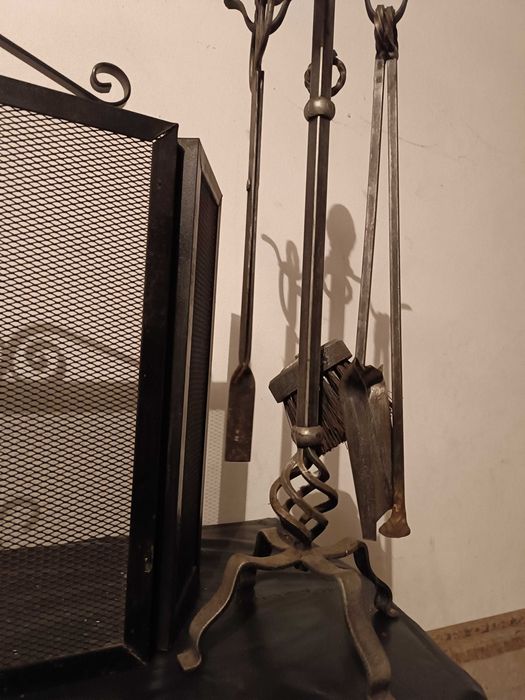 Conjunto de lareira em ferro