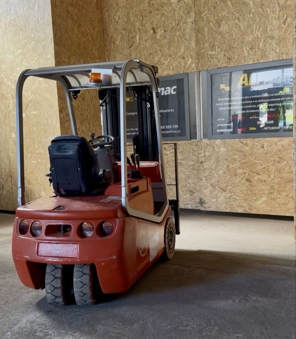 Empilhador elétrico Toyota/BT triplex 1500kg