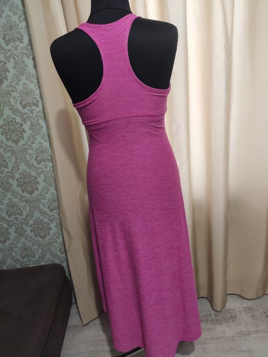 Рожева жіноча сукня