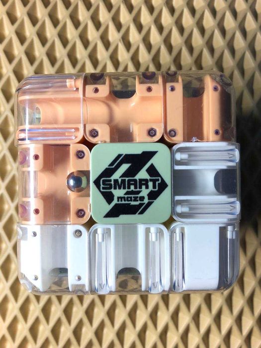 Розвиваюча 3D головоломка лабіринт Кубик Рубіка