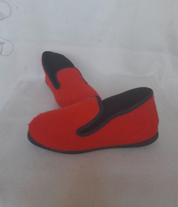 Капці на твердій підошві, розмір 35, устіпка 22