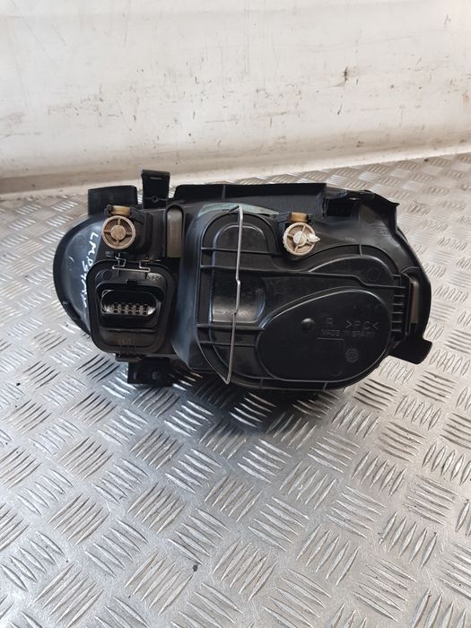 Lampa Prawa Przód 1J1941016B Vw Golf Iv 98R- Europa