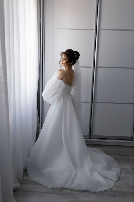 Весільна сукня