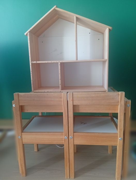 Stolik drewniany  z krzesłami dla dzieci+półka drewniana albo domek