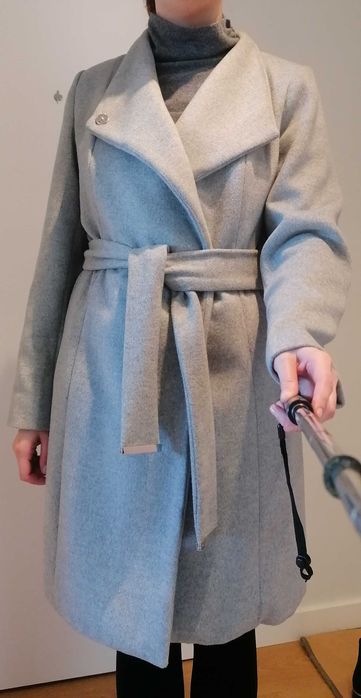 Szary płaszcz jesienny Mohito 38 wiązany