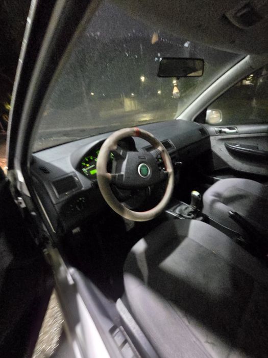 Skoda fabia 1.400 gasolina — photo 2