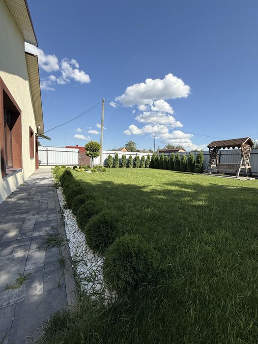 Продам Дом с гаражем(с комуникациями) 12 соток