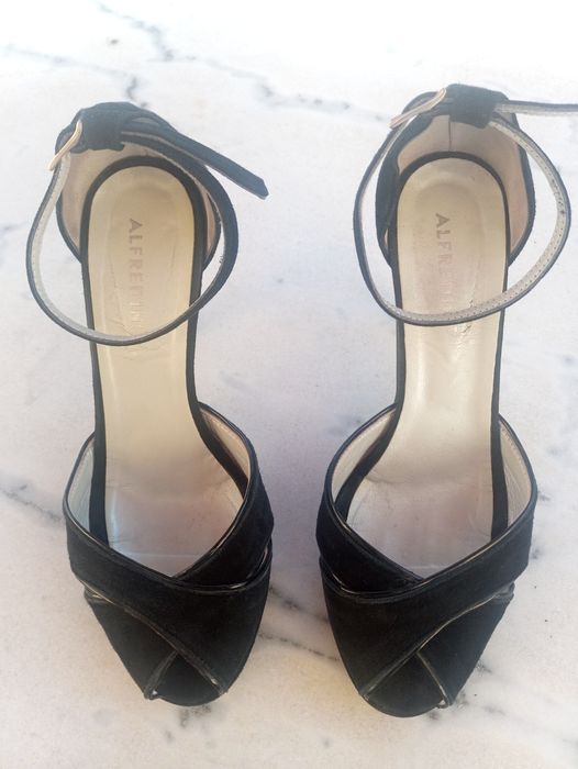 Sapatos de mulher n. 38