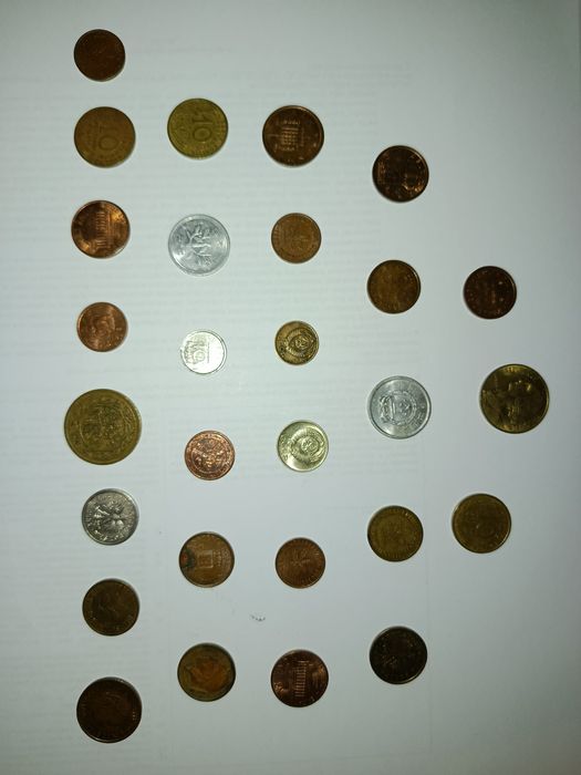 Банкноти, марки, монети