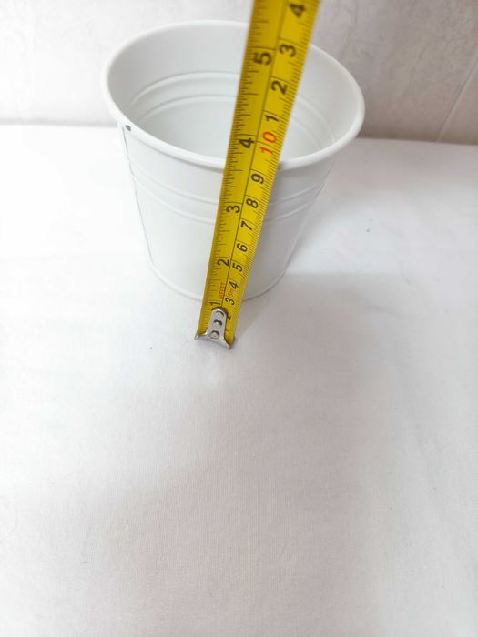 IKEA | Vaso branco em metal