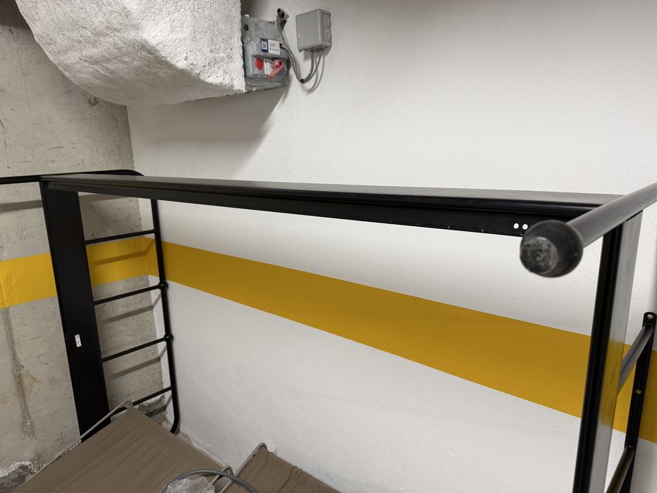 Cama, estrado ripado e colchao