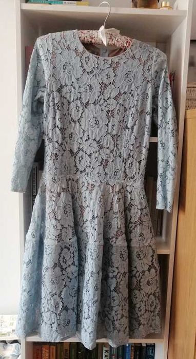 Sukienka z błękitnej koronki MANIFIQ & CO.