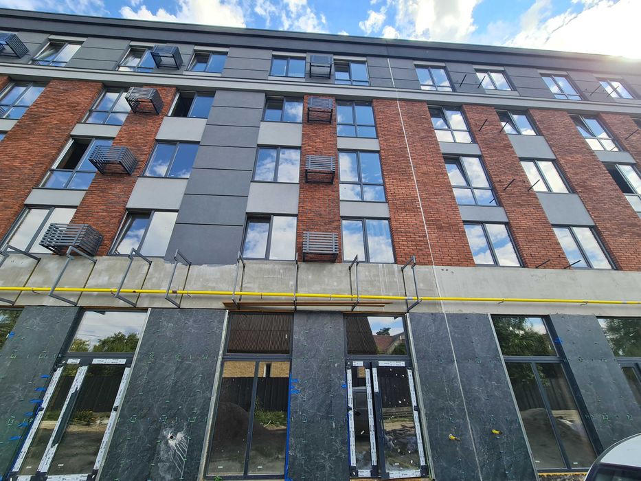 Приміщення 48 кв.м. з газом, повноцінний перший поверх