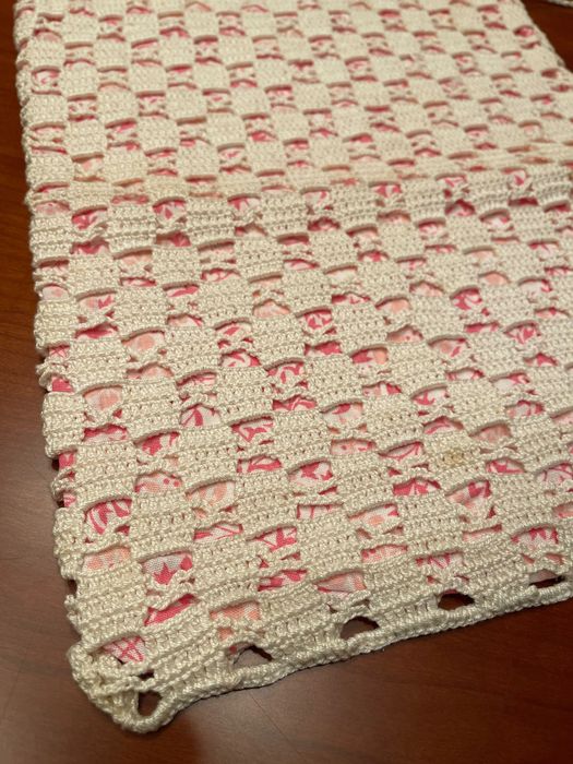 Saco de pão em renda com interior forrado