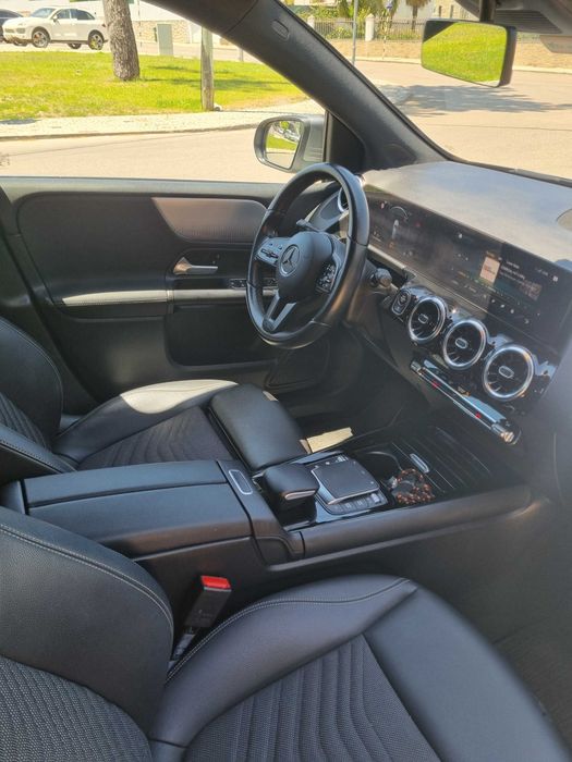 Mercedes B 180d motor Mercedes 2022