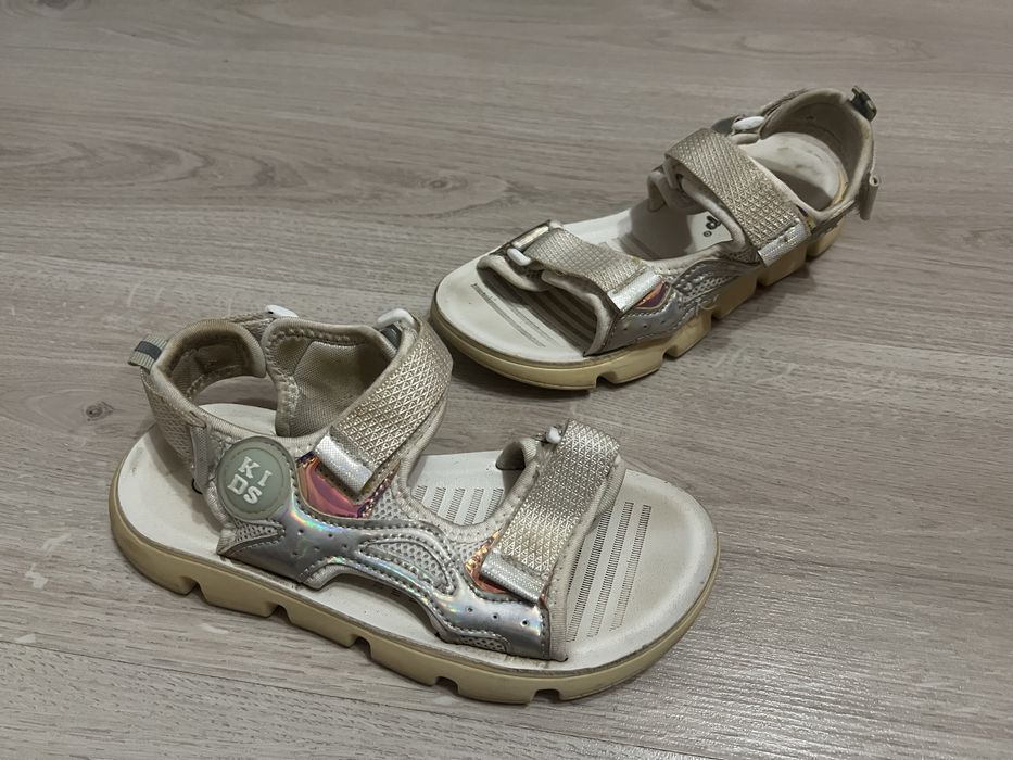 Балетки,тапочки в садик,босоножки для девочки 31-32 р