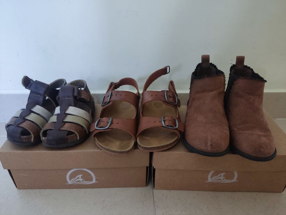 Sapatos (sandálias e botas) - criança desde 4 eur