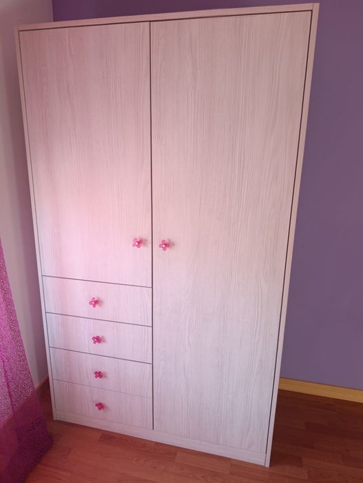 Roupeiro quarto criança