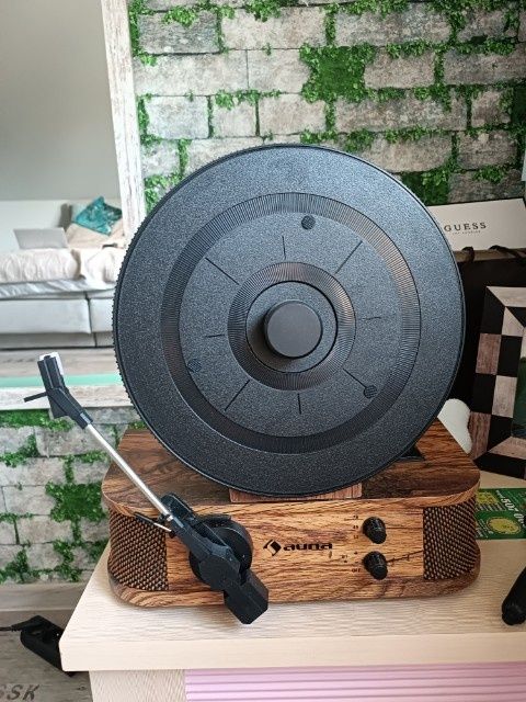 Nowy gramofon retro auna
