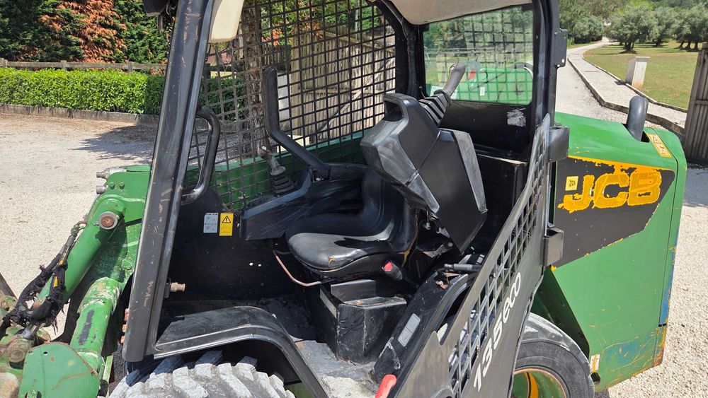 Mini pá Carregadora JCB 135 eco