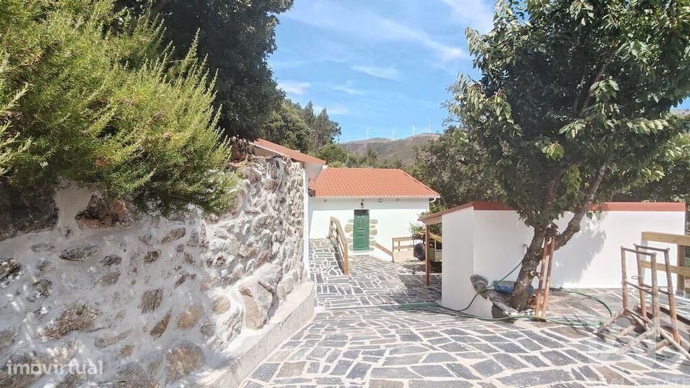Casa / Villa T2 em Castanheira de Pêra e Coentral de 105,00 m2