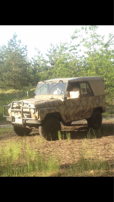 УАЗ 3151 в гарному стані на воєнних мостах