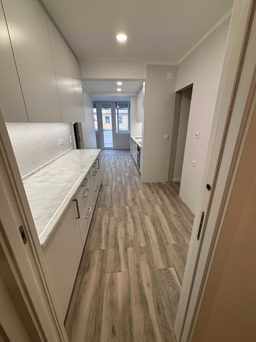 Arrenda-se T2 - Alcantara