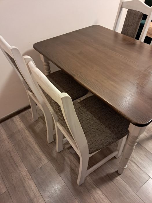 Sprzedam stół+4 krzesła