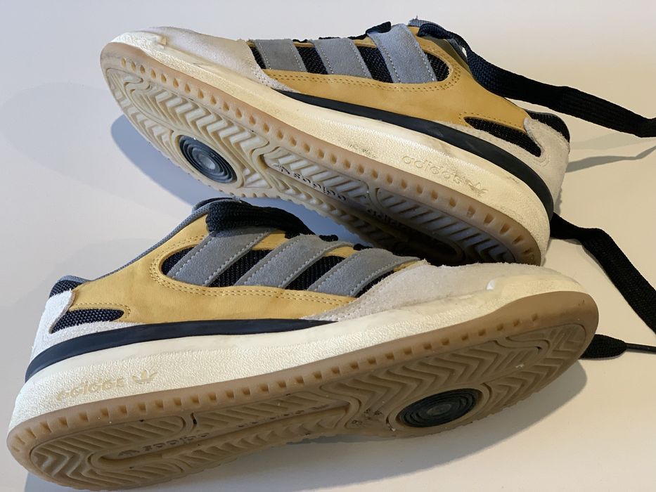 Sapatilhas ADIDAS. 38,5 como novas. deixaram de servir.