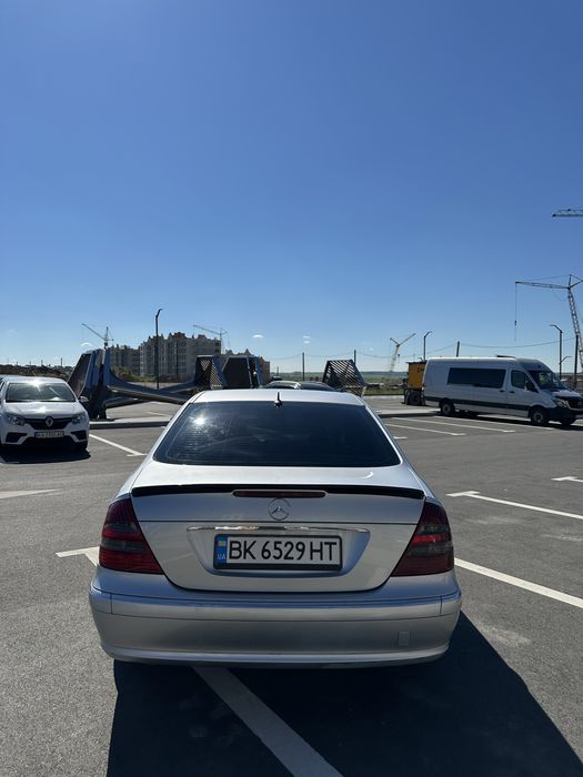 Продам авто Mercedes Benz W211