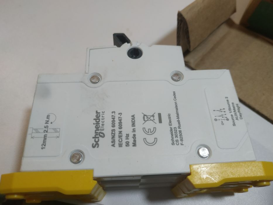 Schneider.Трёх позиционный переключатель 40 ампер