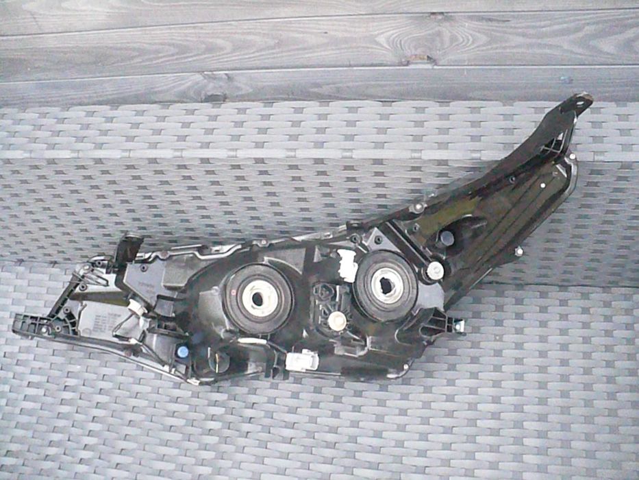 Reflektor prawy Toyota Corolla E16 LIFT LED EU.OE