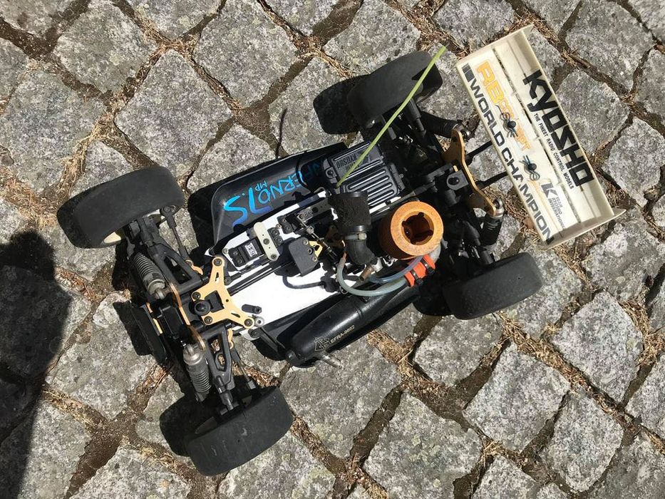 Carro Telecomandado - Kyosho Inferno MP 7.5 Penafiel • OLX.pt