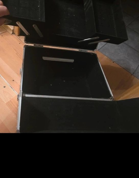 Kuferek i akcesoria do paznokci